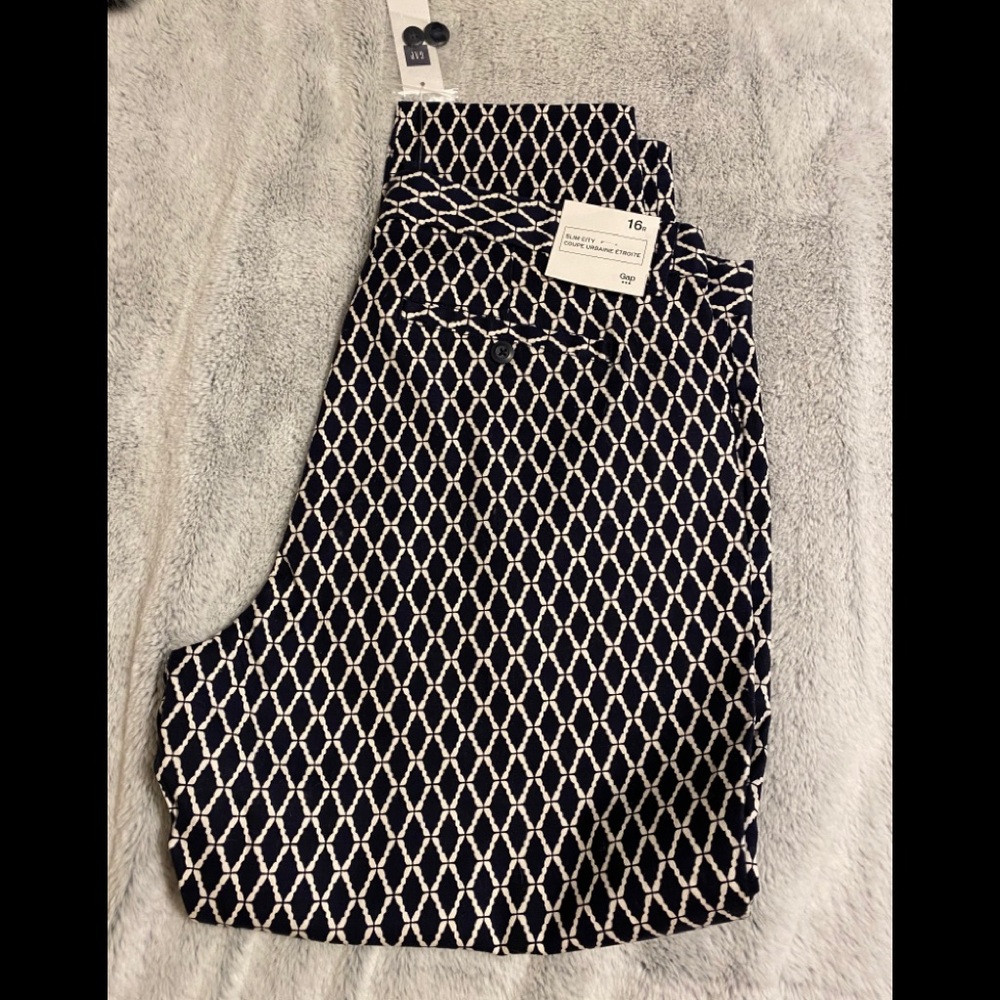 NWT GAP Cropped pants